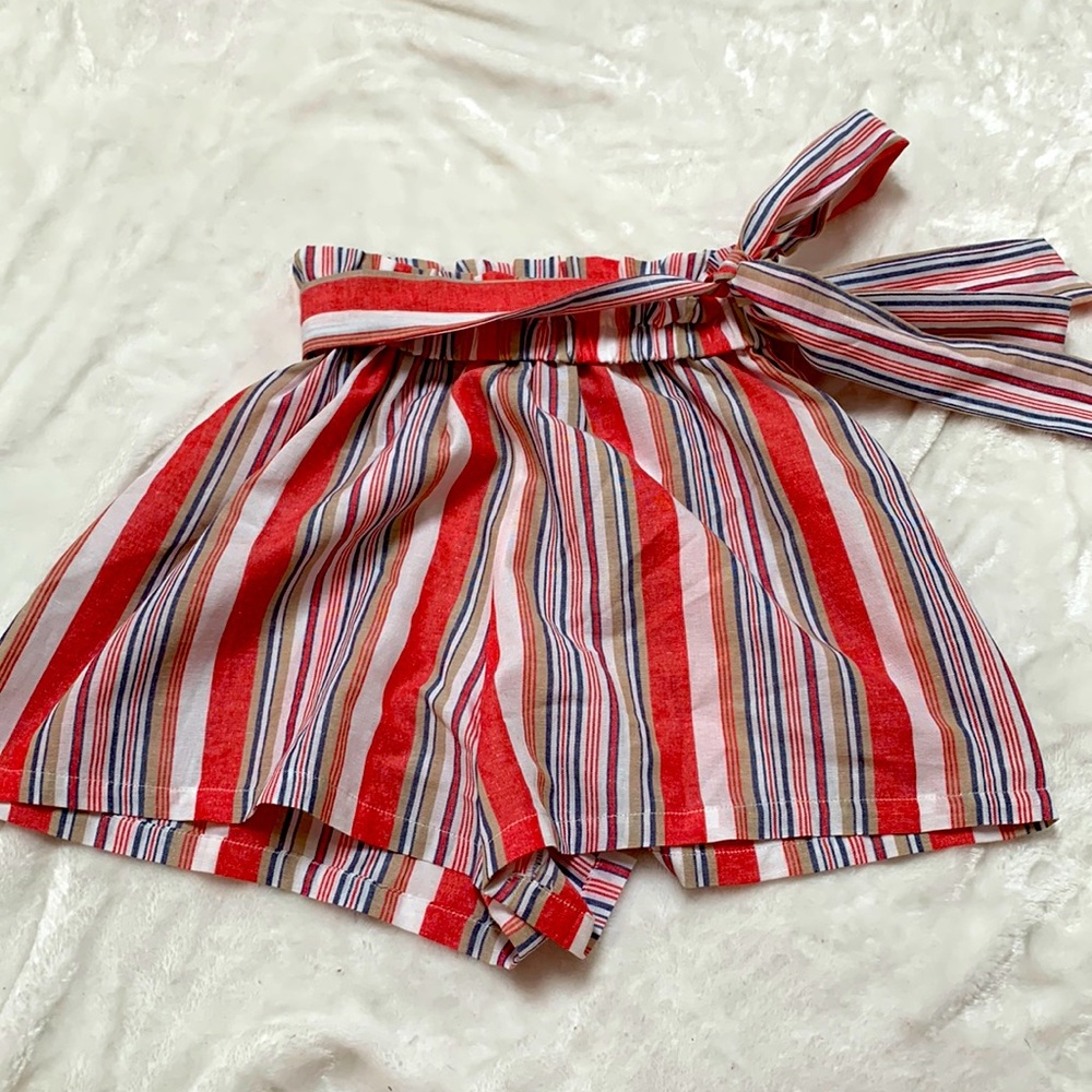 Shein flowwy shorts size xs